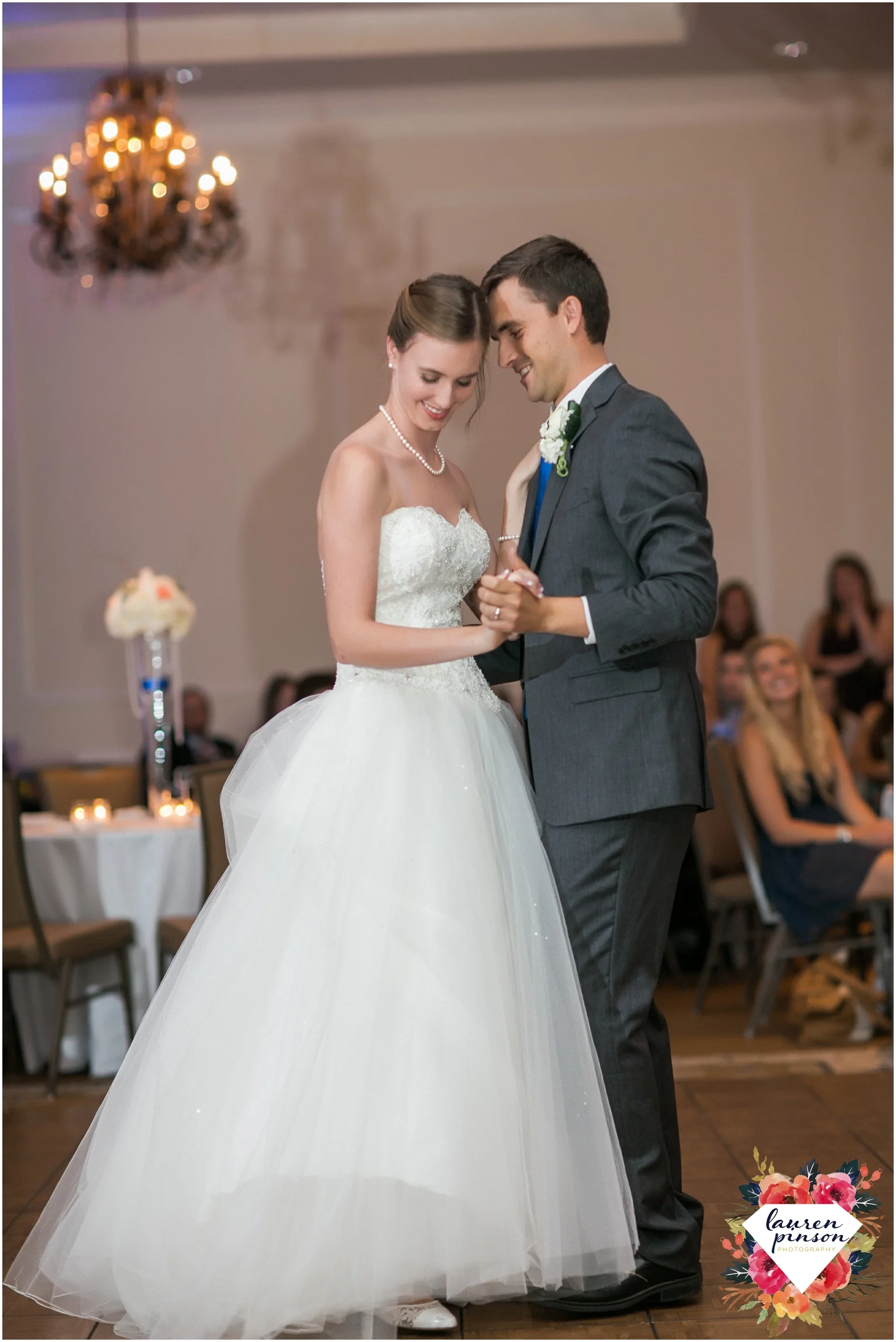 wichita-falls-wedding-photography-at-fain-presbyterian-church-and-the-wellington-timeless-classic-modern-photographer_1183.jpg