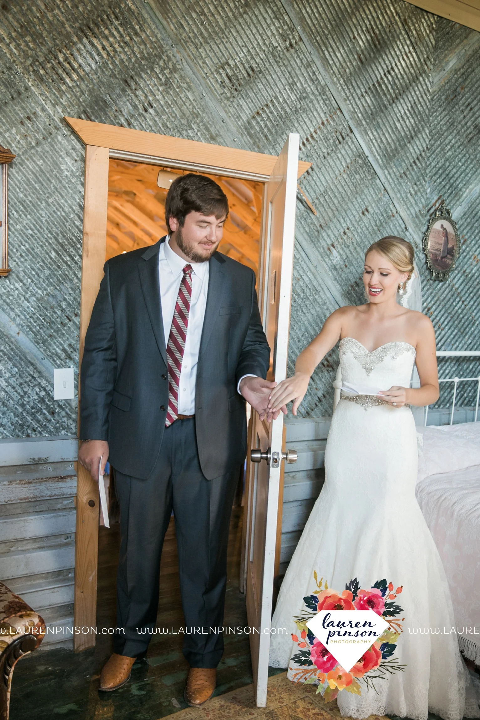 fort-worth-dfw-wedding-photographer-cleburne-jones-barns-at-willow-creek-ranch-wichita-falls-wedding-photographer-waco-texas-025.jpg