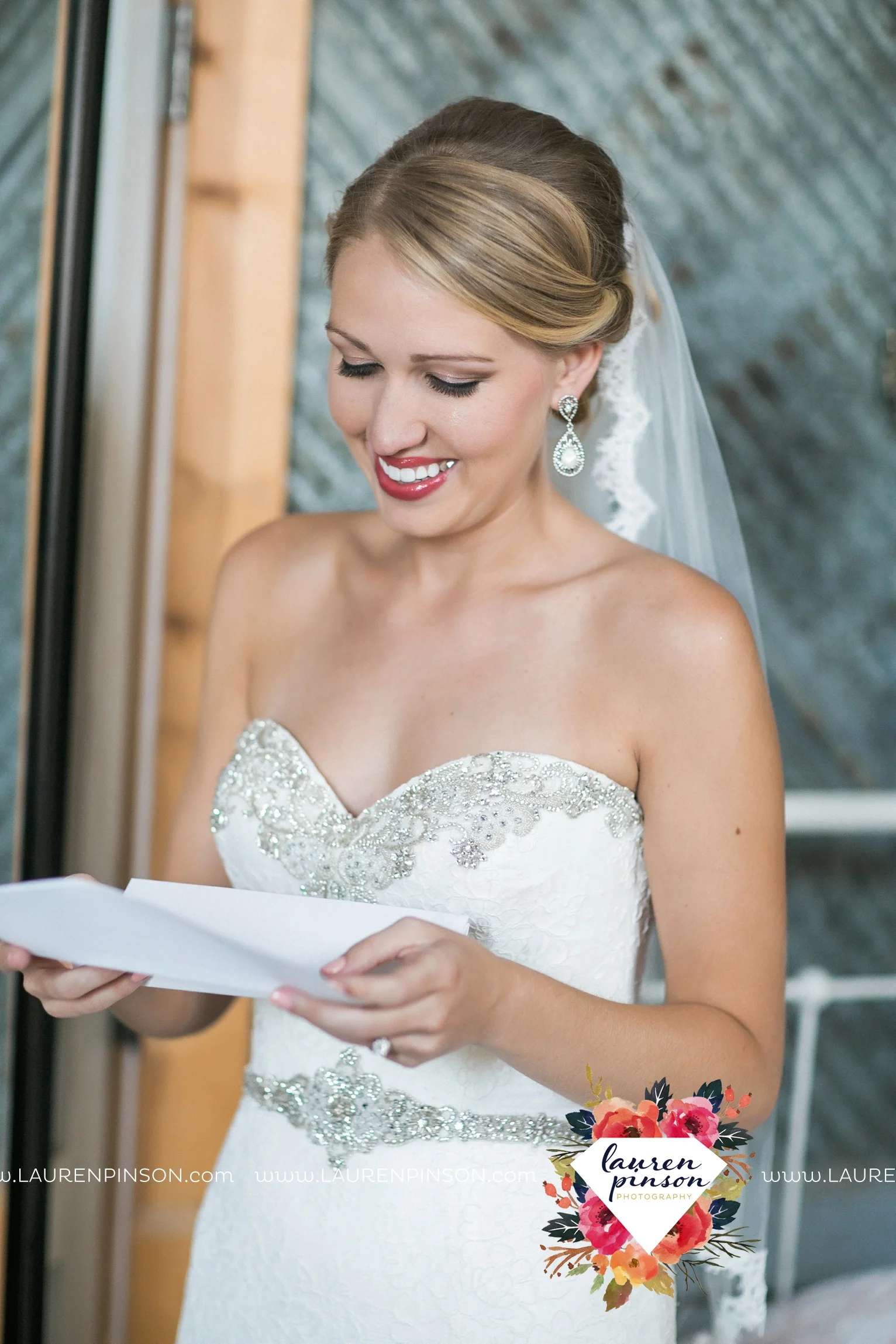 fort-worth-dfw-wedding-photographer-cleburne-jones-barns-at-willow-creek-ranch-wichita-falls-wedding-photographer-waco-texas-028.jpg