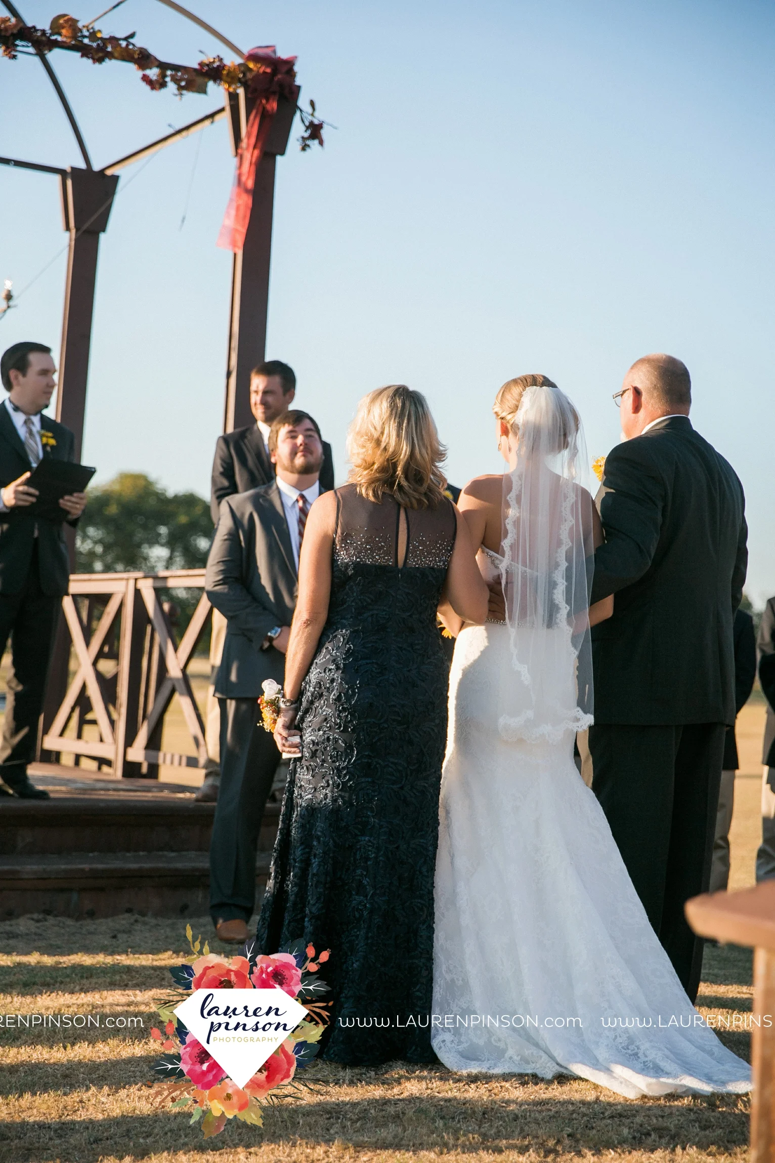 fort-worth-dfw-wedding-photographer-cleburne-jones-barns-at-willow-creek-ranch-wichita-falls-wedding-photographer-waco-texas-058.jpg