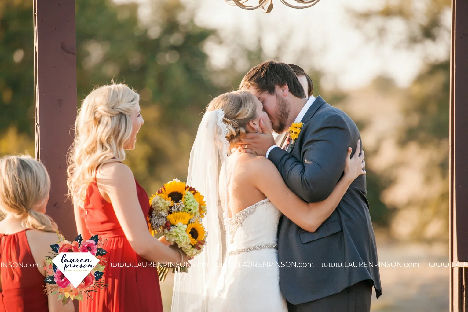 fort-worth-dfw-wedding-photographer-cleburne-jones-barns-at-willow-creek-ranch-wichita-falls-wedding-photographer-waco-texas-071.jpg