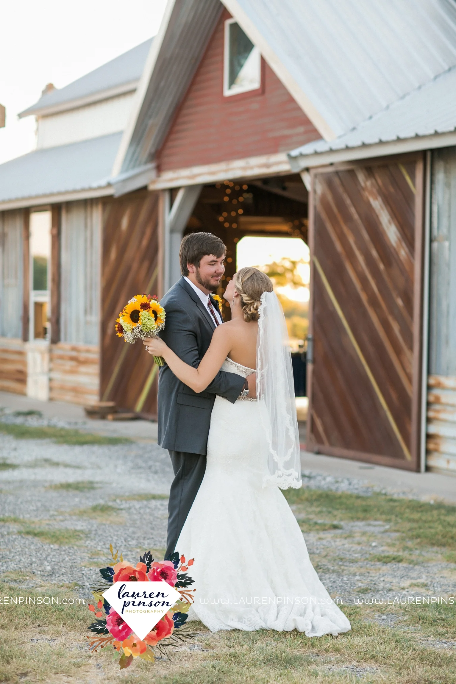 fort-worth-dfw-wedding-photographer-cleburne-jones-barns-at-willow-creek-ranch-wichita-falls-wedding-photographer-waco-texas-078.jpg