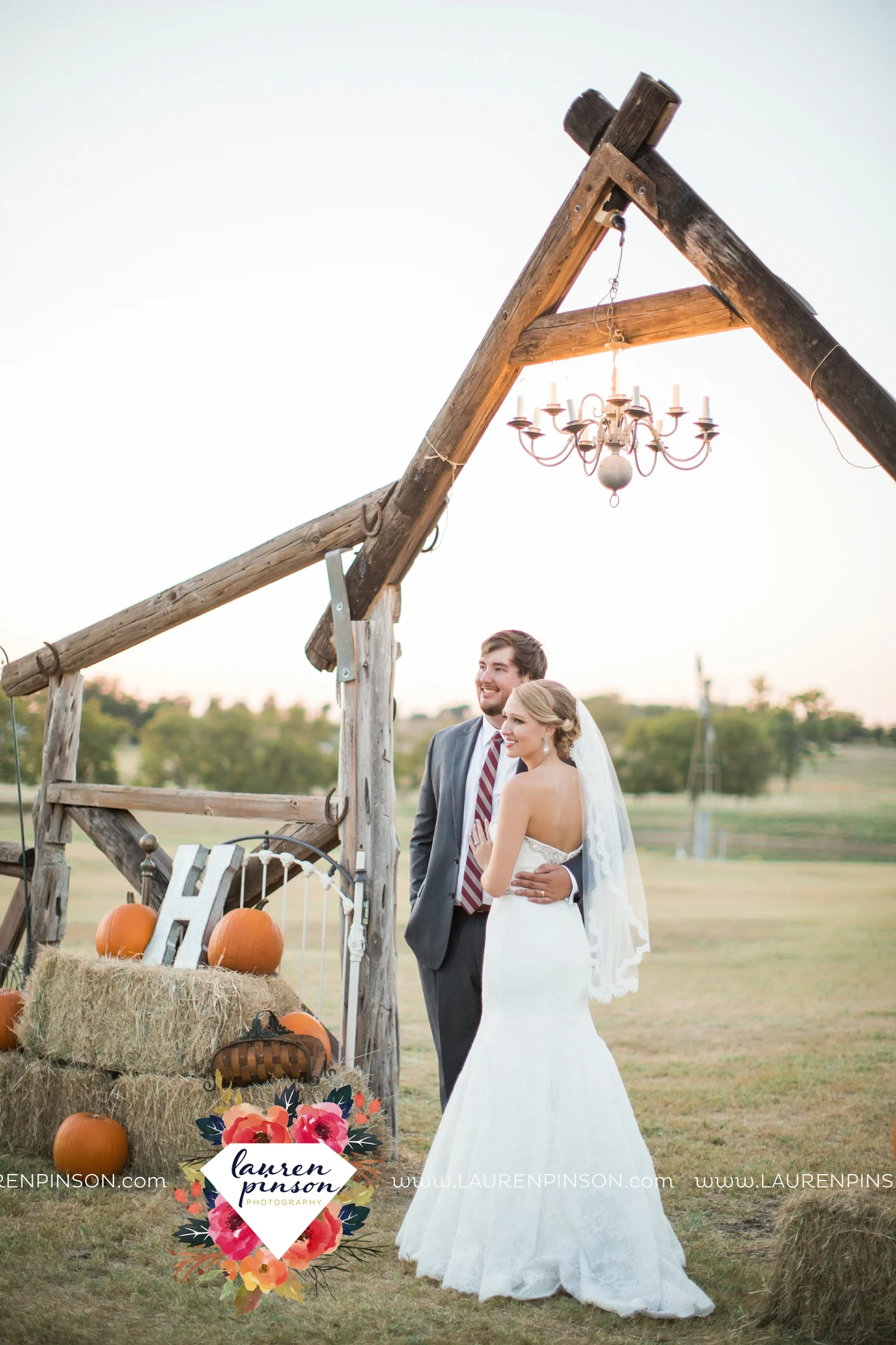 fort-worth-dfw-wedding-photographer-cleburne-jones-barns-at-willow-creek-ranch-wichita-falls-wedding-photographer-waco-texas-097.jpg