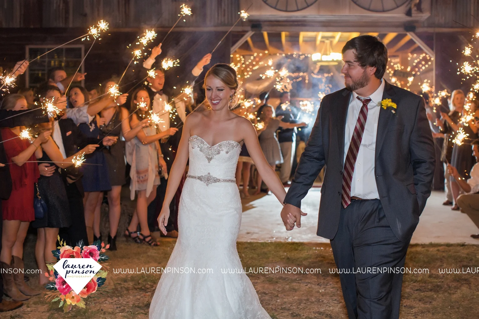 fort-worth-dfw-wedding-photographer-cleburne-jones-barns-at-willow-creek-ranch-wichita-falls-wedding-photographer-waco-texas-114.jpg
