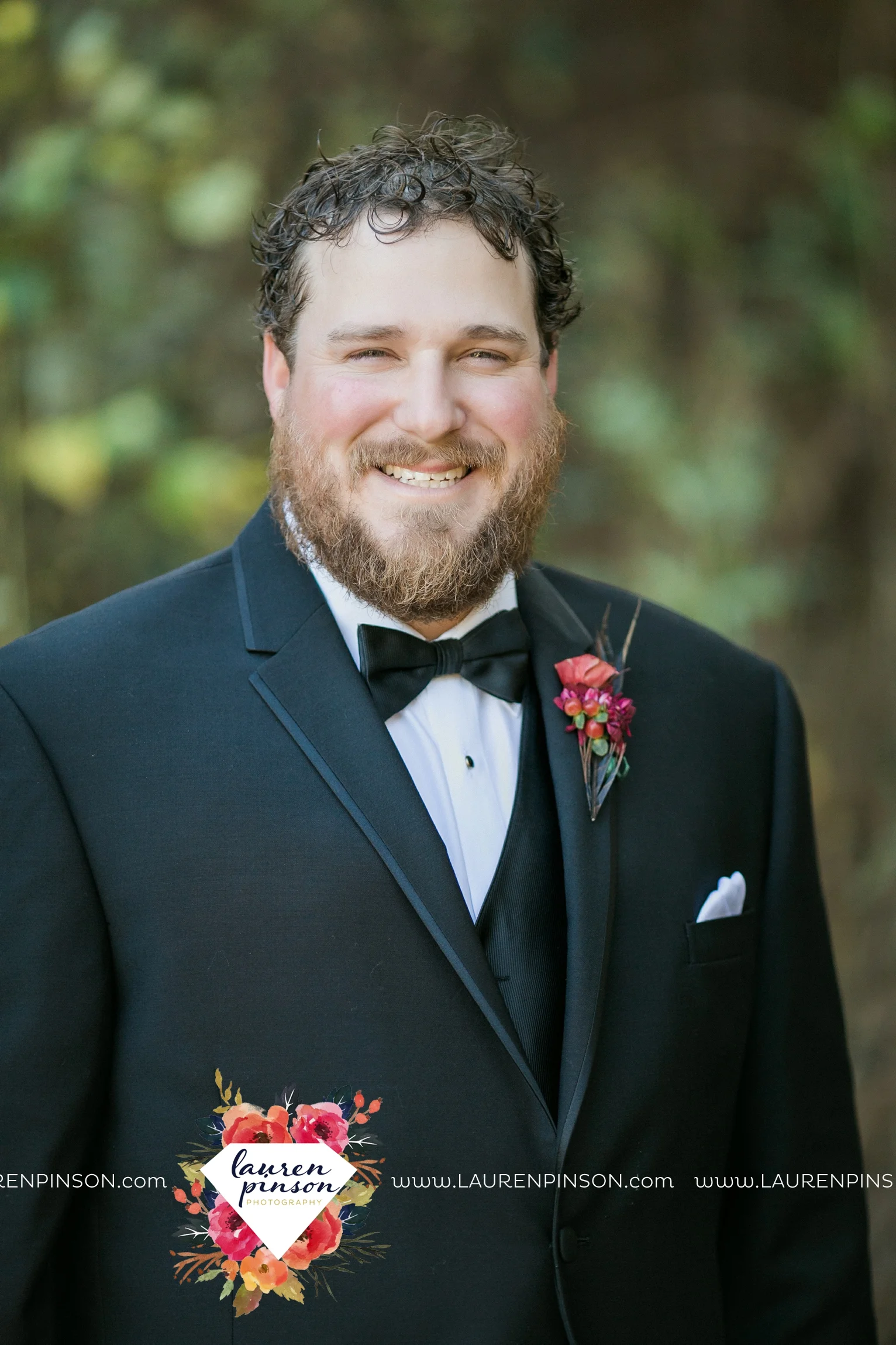 rustic-wichita-falls-texas-wedding-photographer-gold-glam-mayfield-events-market-street-united-allue-bridals-fall_1725.jpg