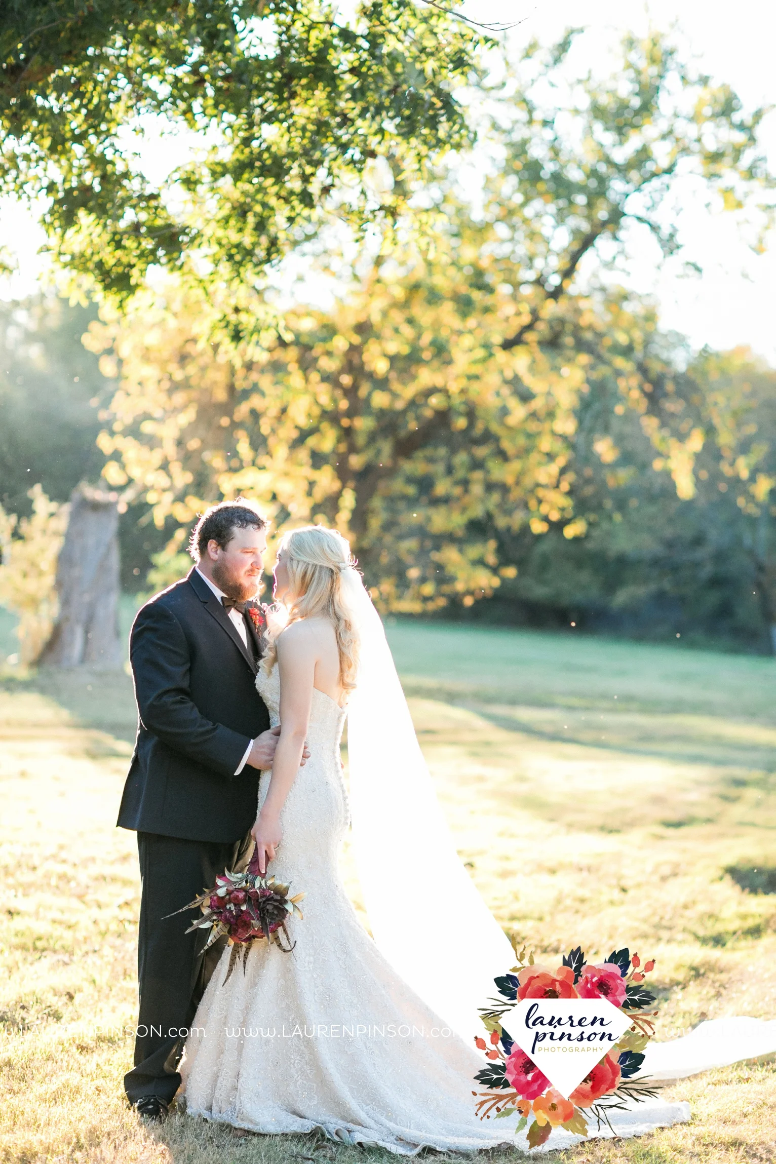 rustic-wichita-falls-texas-wedding-photographer-gold-glam-mayfield-events-market-street-united-allue-bridals-fall_1763.jpg