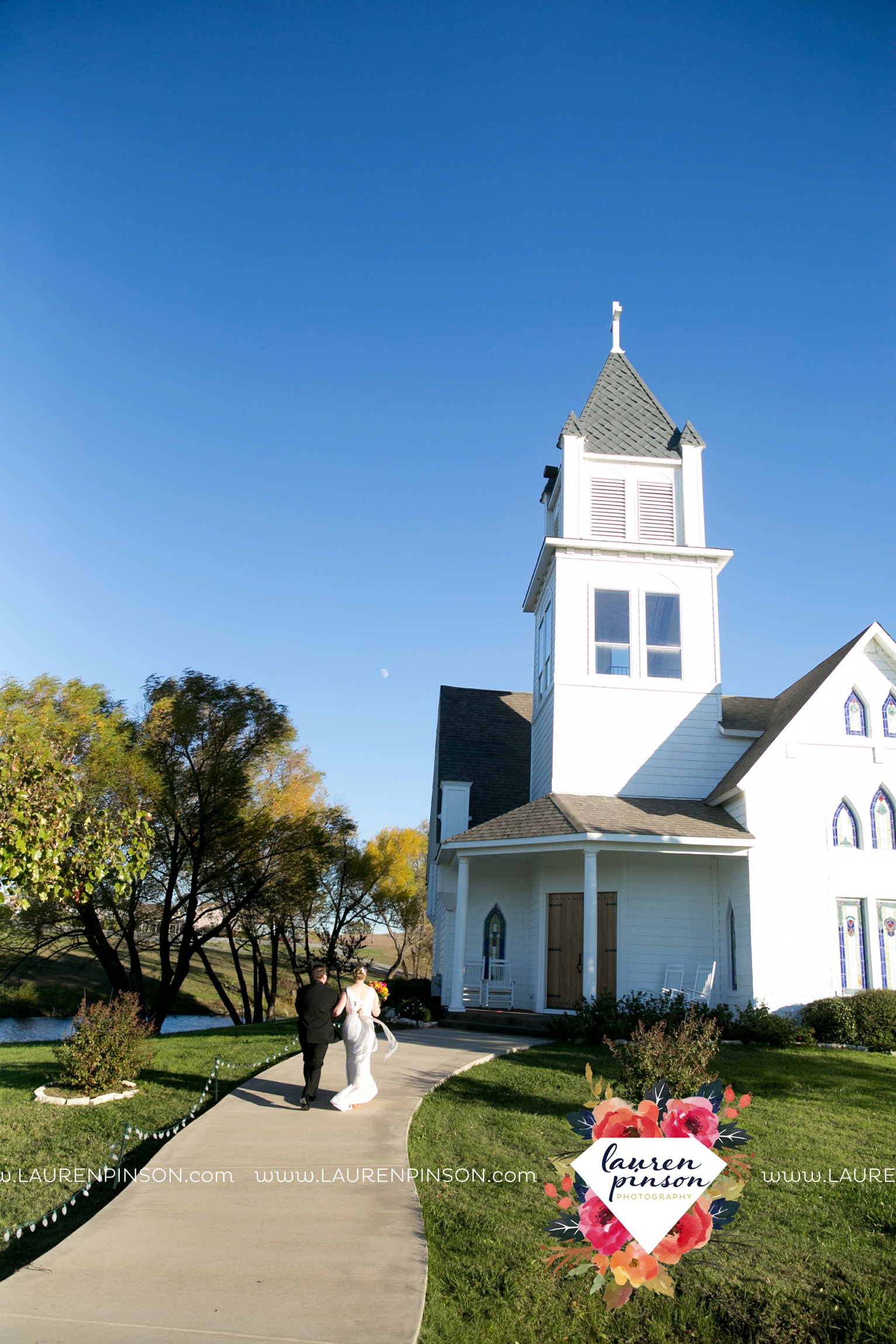 bells-texas-wedding-photography-at-willowood-ranch-chapel-north-texas-wichita-falls-wedding-photographer_1828.jpg