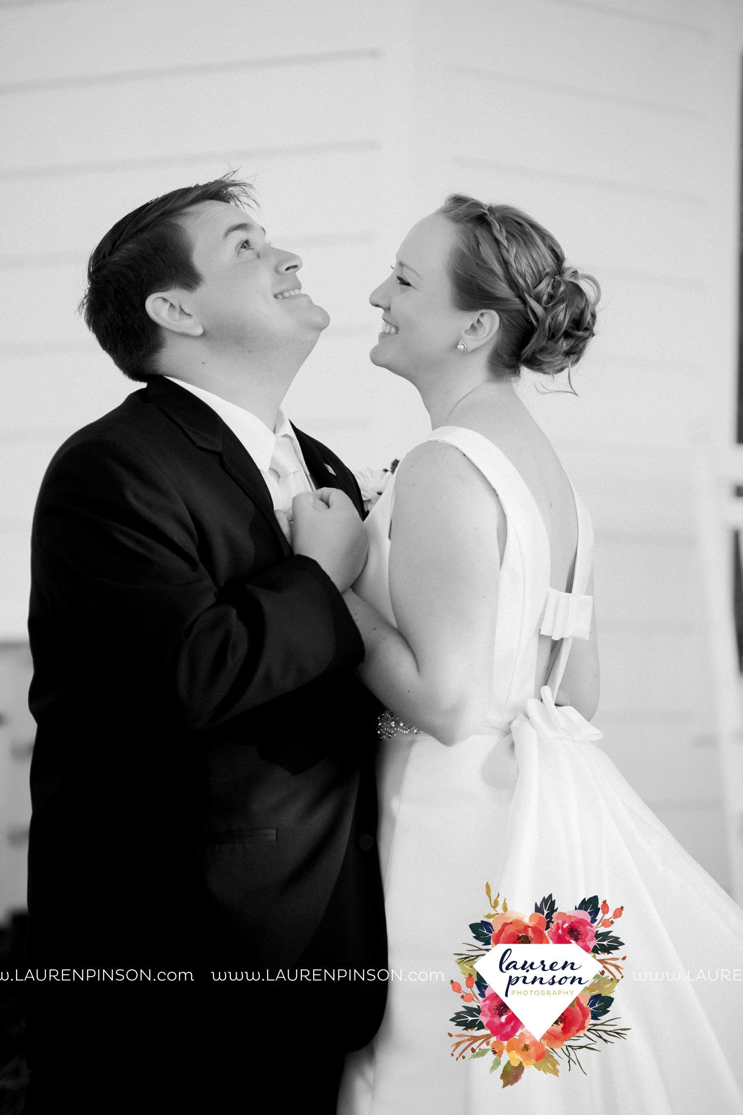 bells-texas-wedding-photography-at-willowood-ranch-chapel-north-texas-wichita-falls-wedding-photographer_1841.jpg