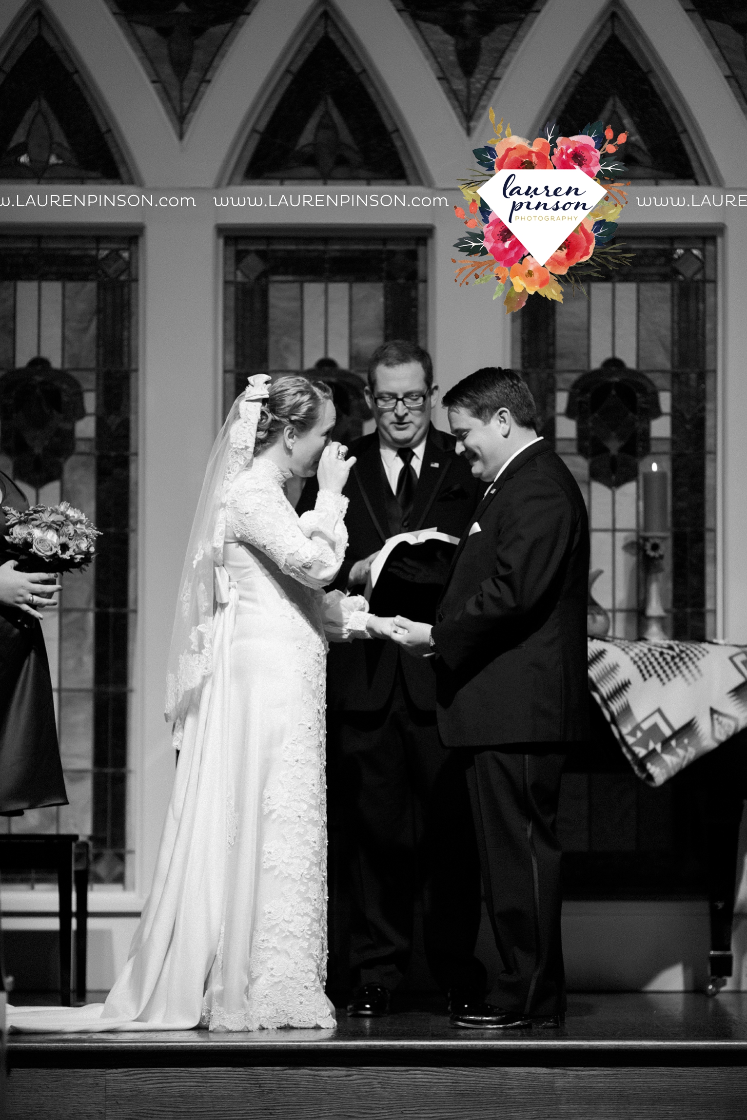 bells-texas-wedding-photography-at-willowood-ranch-chapel-north-texas-wichita-falls-wedding-photographer_1868.jpg