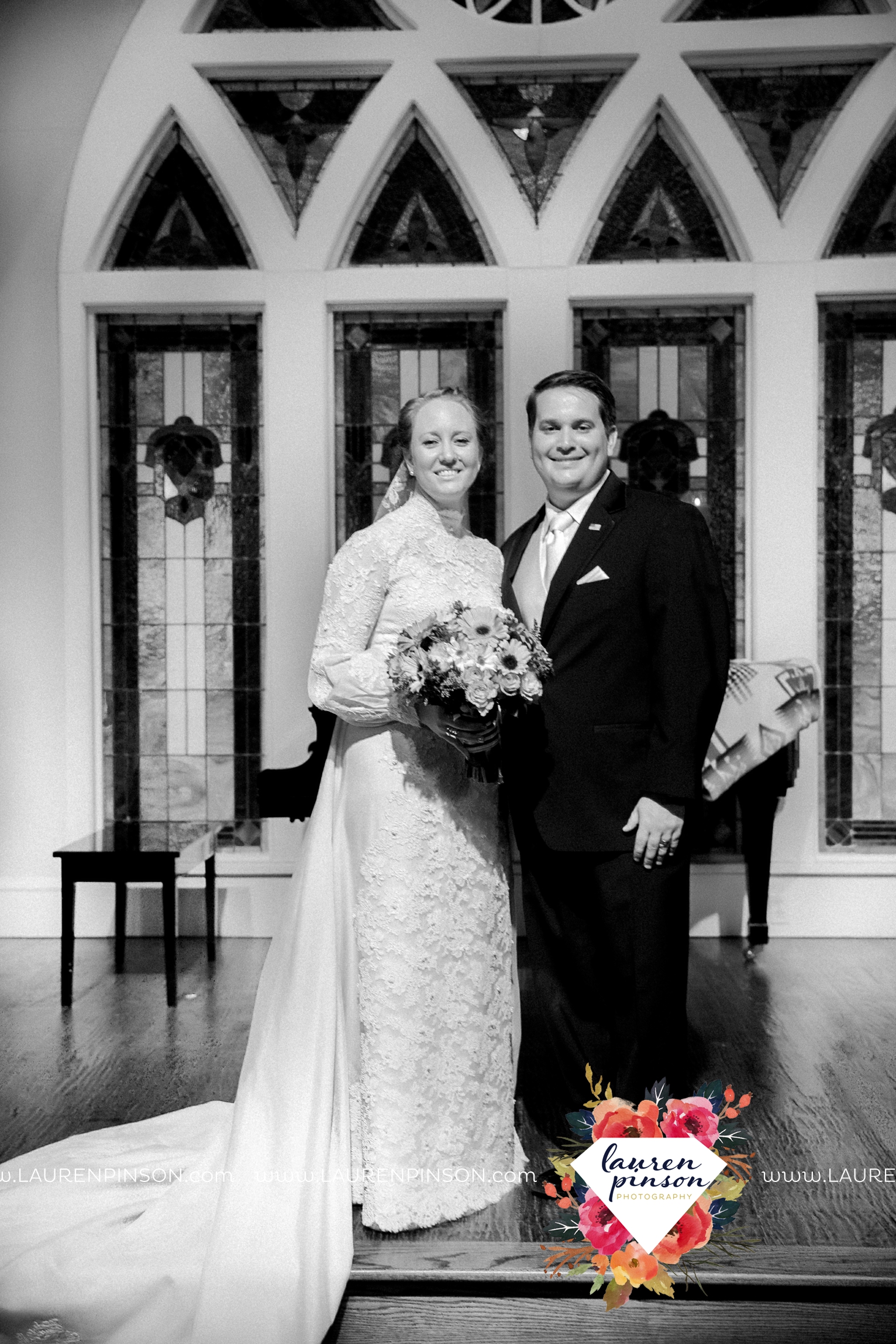 bells-texas-wedding-photography-at-willowood-ranch-chapel-north-texas-wichita-falls-wedding-photographer_1880.jpg