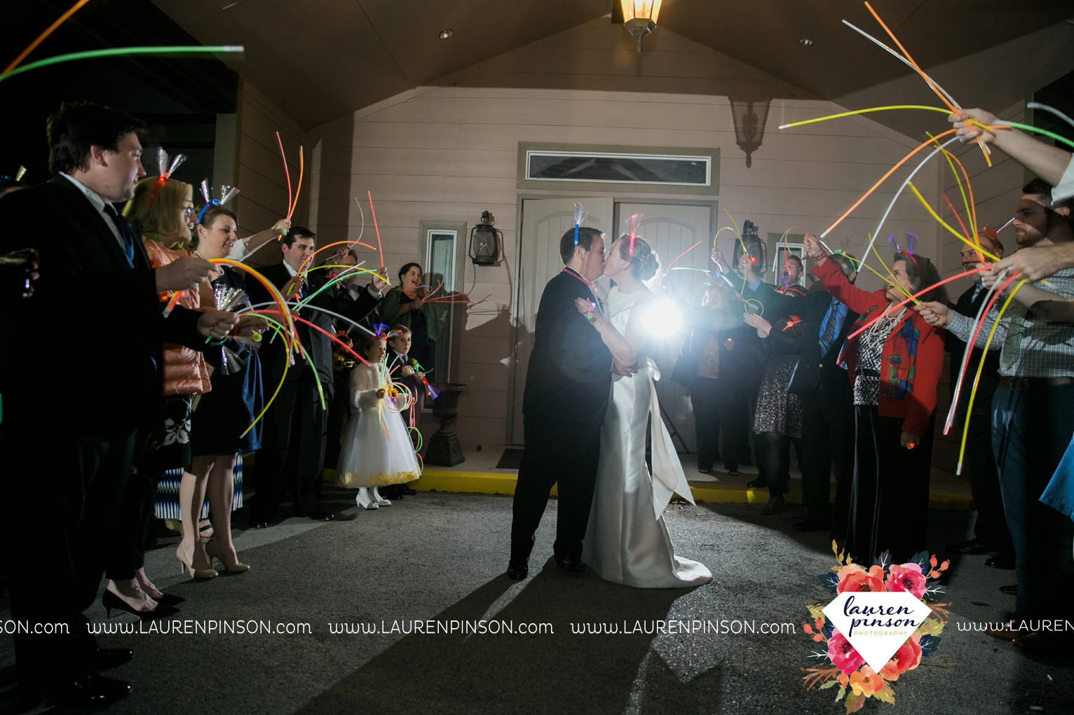 bells-texas-wedding-photography-at-willowood-ranch-chapel-north-texas-wichita-falls-wedding-photographer_1910.jpg