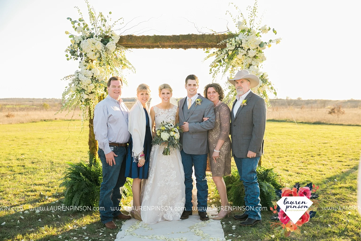 wichita-falls-texas-wedding-photographer-bowie-nocona-henrietta-country-barn-wedding_2153.jpg