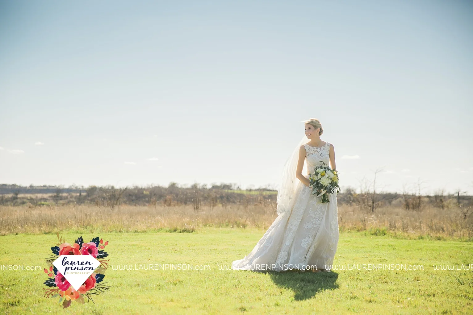 wichita-falls-texas-wedding-photographer-bowie-nocona-henrietta-country-barn-wedding_2164.jpg