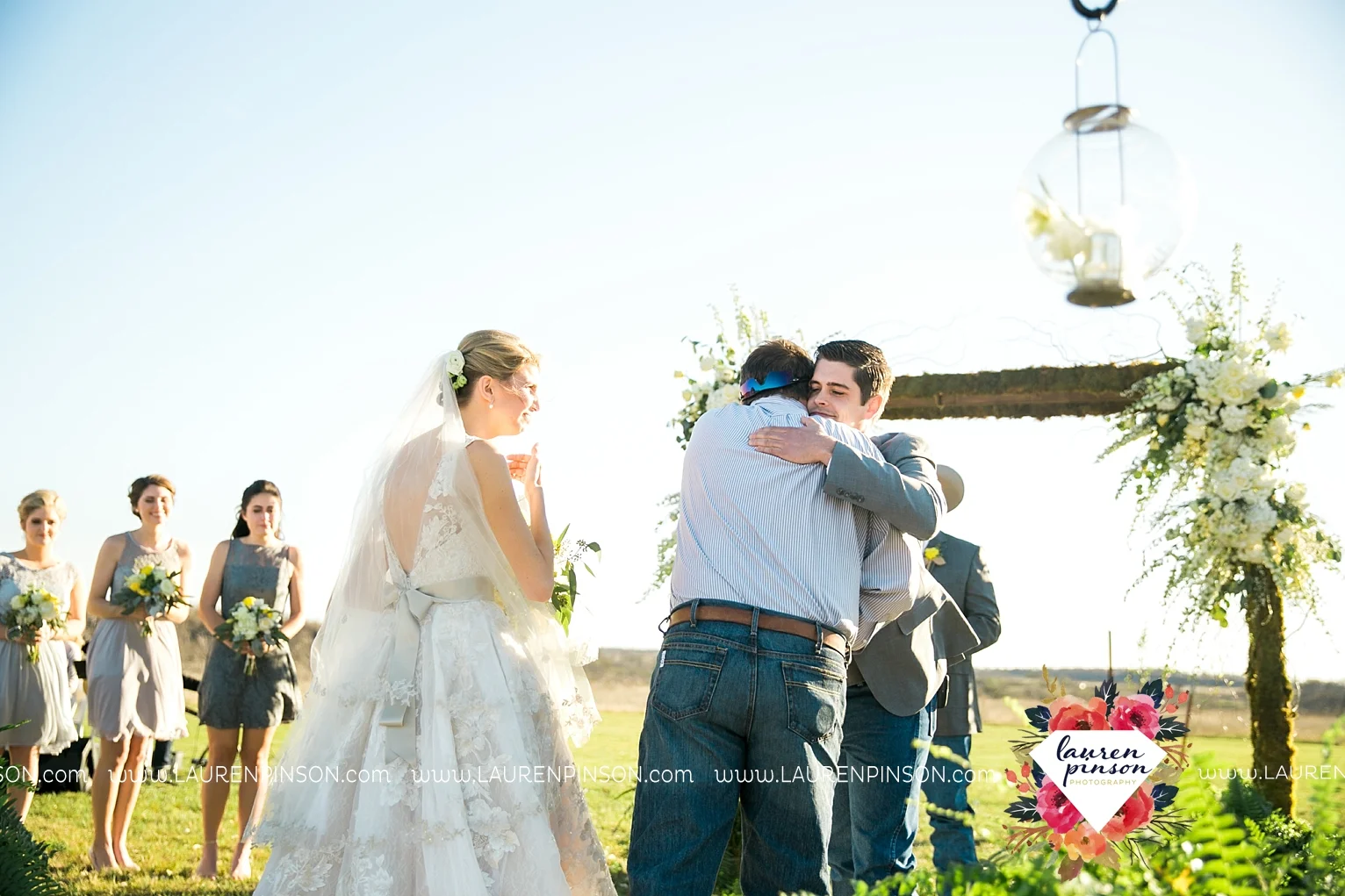 wichita-falls-texas-wedding-photographer-bowie-nocona-henrietta-country-barn-wedding_2170.jpg