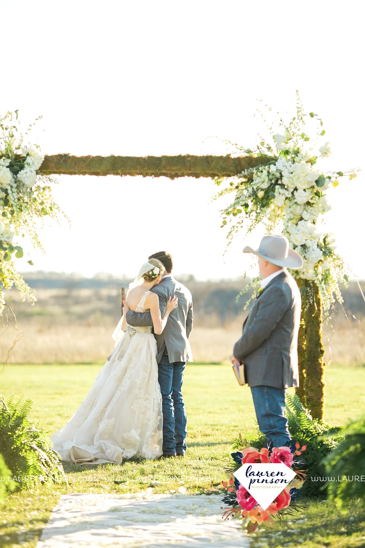 wichita-falls-texas-wedding-photographer-bowie-nocona-henrietta-country-barn-wedding_2175.jpg