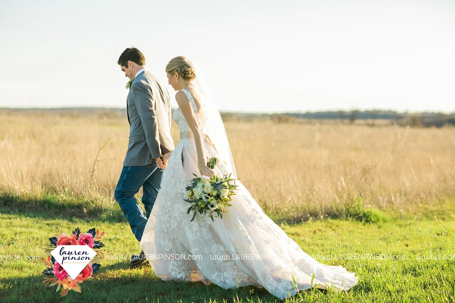 wichita-falls-texas-wedding-photographer-bowie-nocona-henrietta-country-barn-wedding_2184.jpg