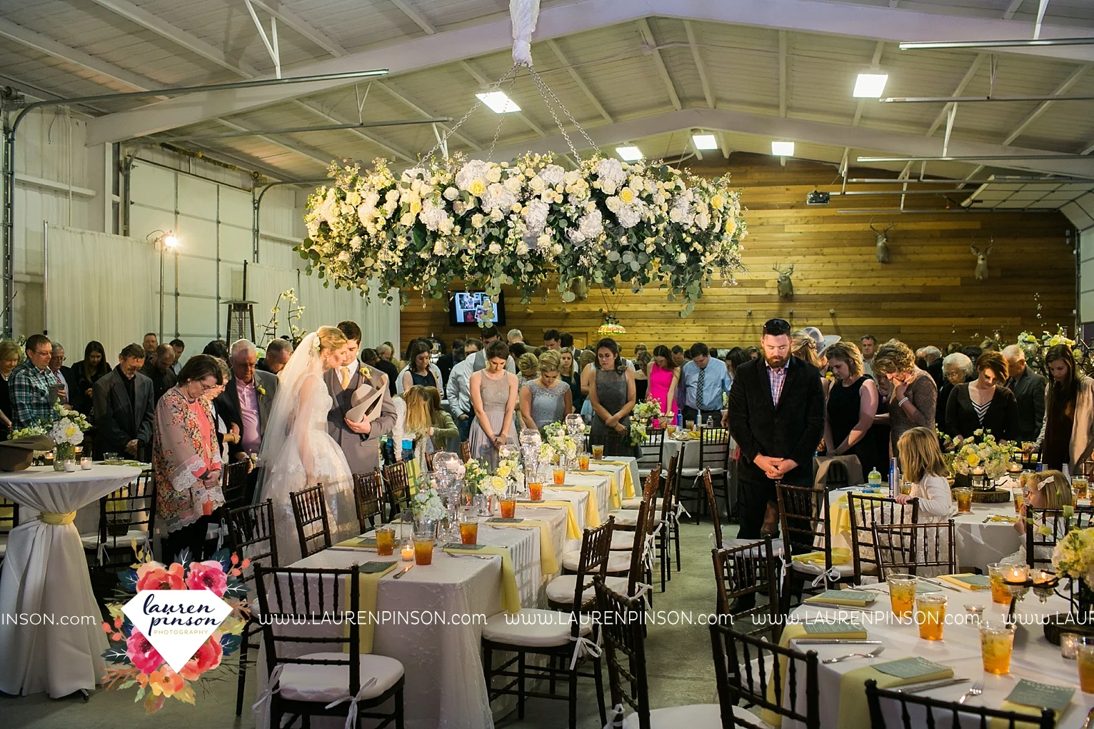 wichita-falls-texas-wedding-photographer-bowie-nocona-henrietta-country-barn-wedding_2201.jpg
