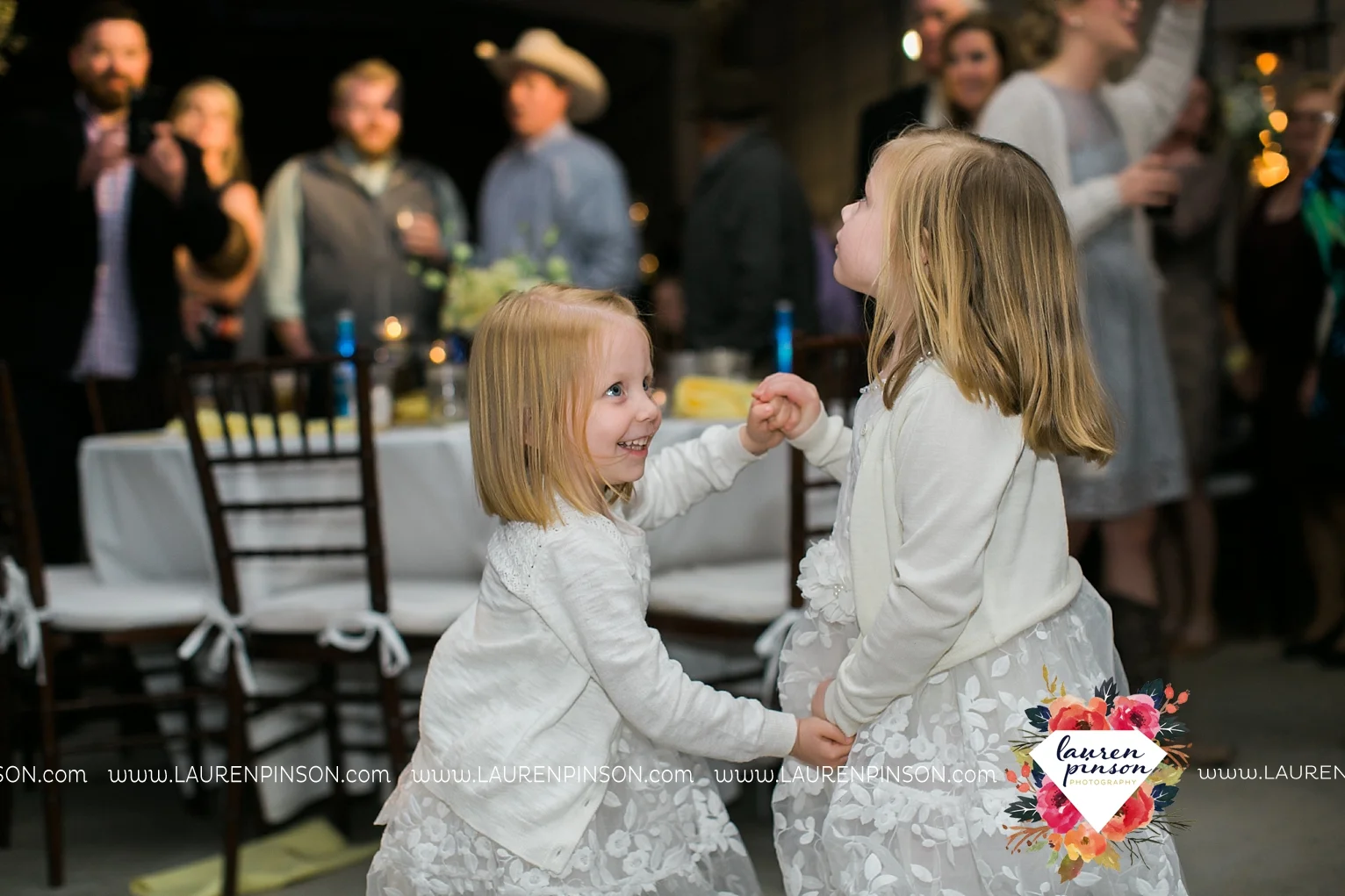 wichita-falls-texas-wedding-photographer-bowie-nocona-henrietta-country-barn-wedding_2207.jpg