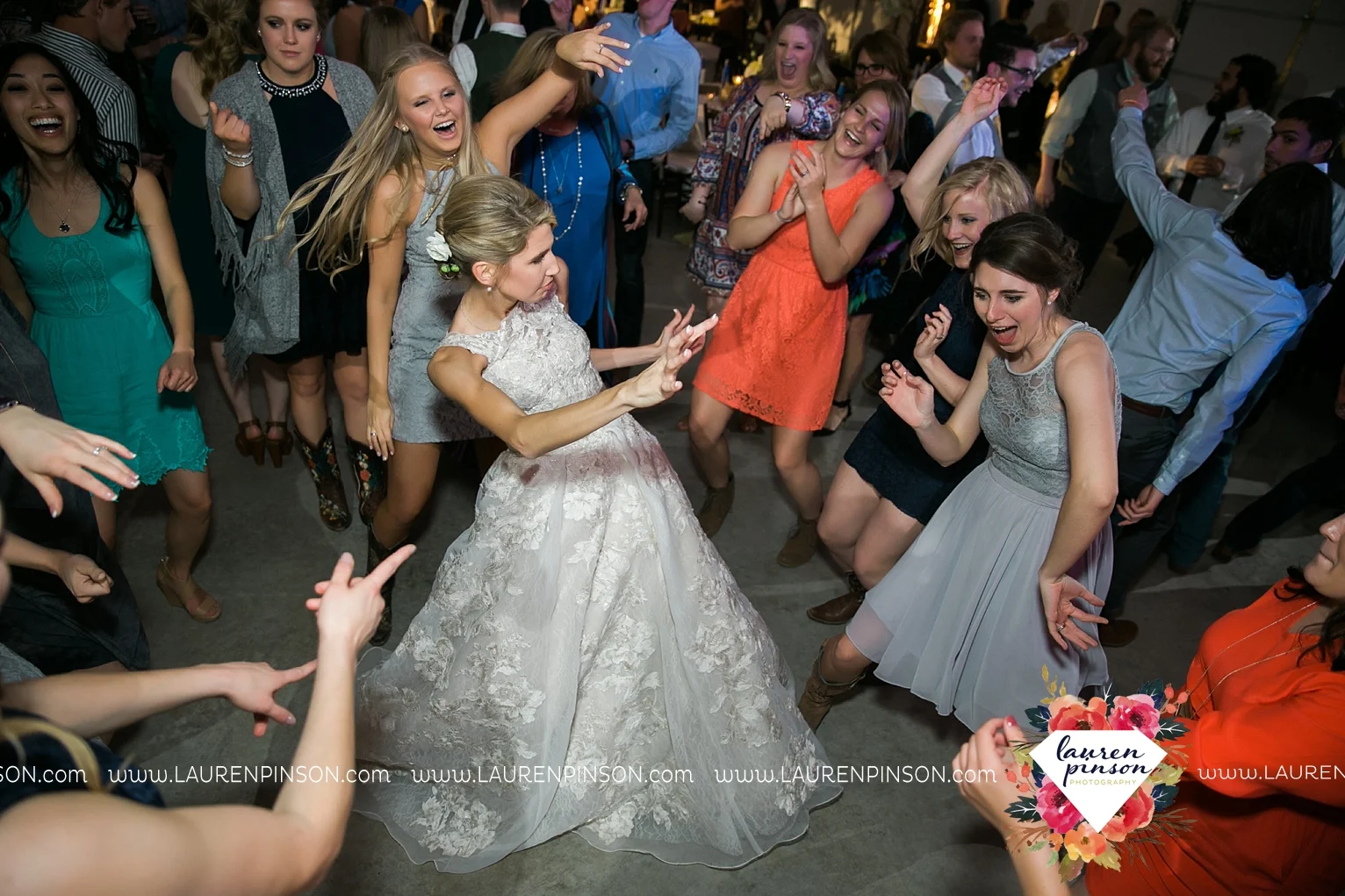 wichita-falls-texas-wedding-photographer-bowie-nocona-henrietta-country-barn-wedding_2210.jpg