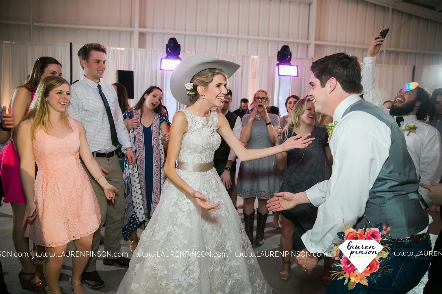 wichita-falls-texas-wedding-photographer-bowie-nocona-henrietta-country-barn-wedding_2213.jpg