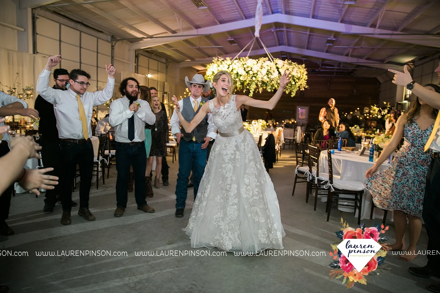 wichita-falls-texas-wedding-photographer-bowie-nocona-henrietta-country-barn-wedding_2214.jpg