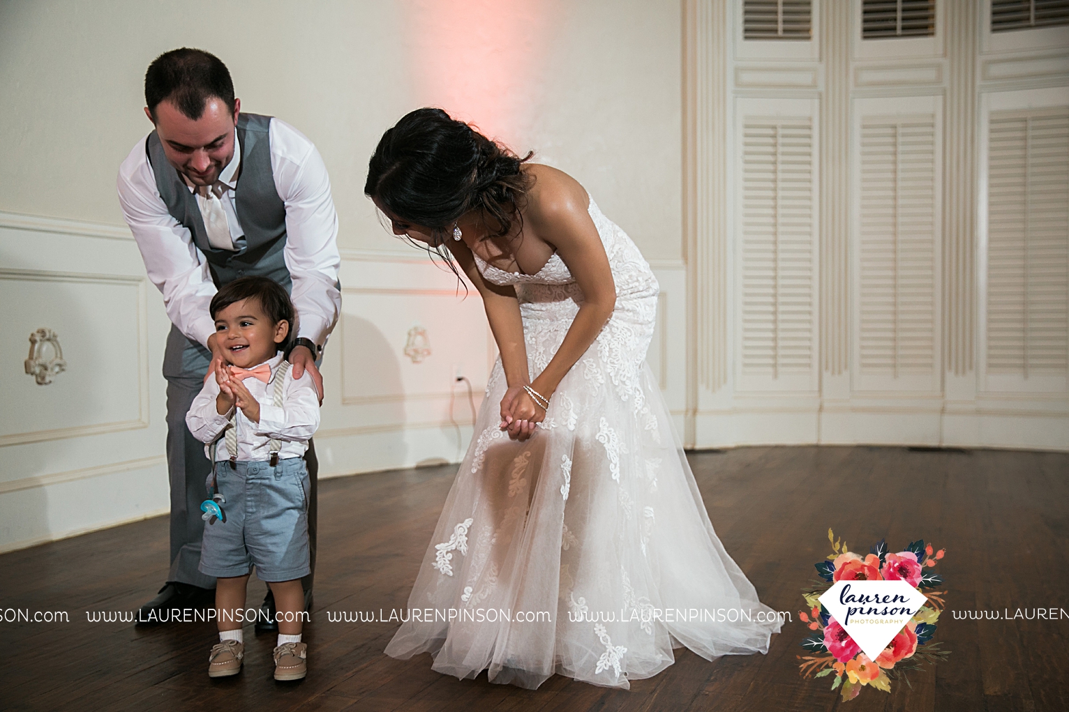 wichita-falls-wedding-nocona-comanche-rose-ranch-rustic-pink-gray-photography-00182.jpg