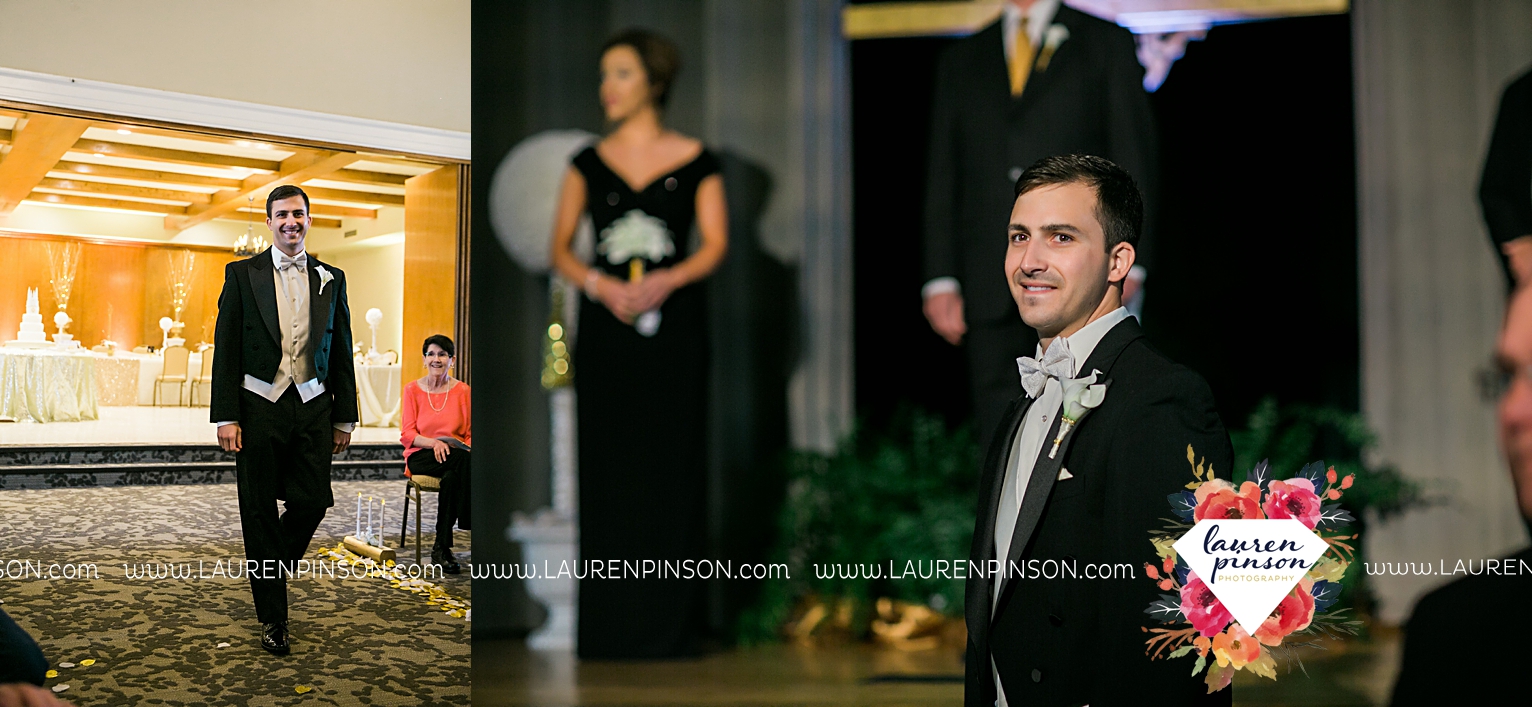 wichita-falls-texas-wedding-photographer-the-forum-by-the-kemp-mayfield-events-ulta-gold-glitter_2861.jpg