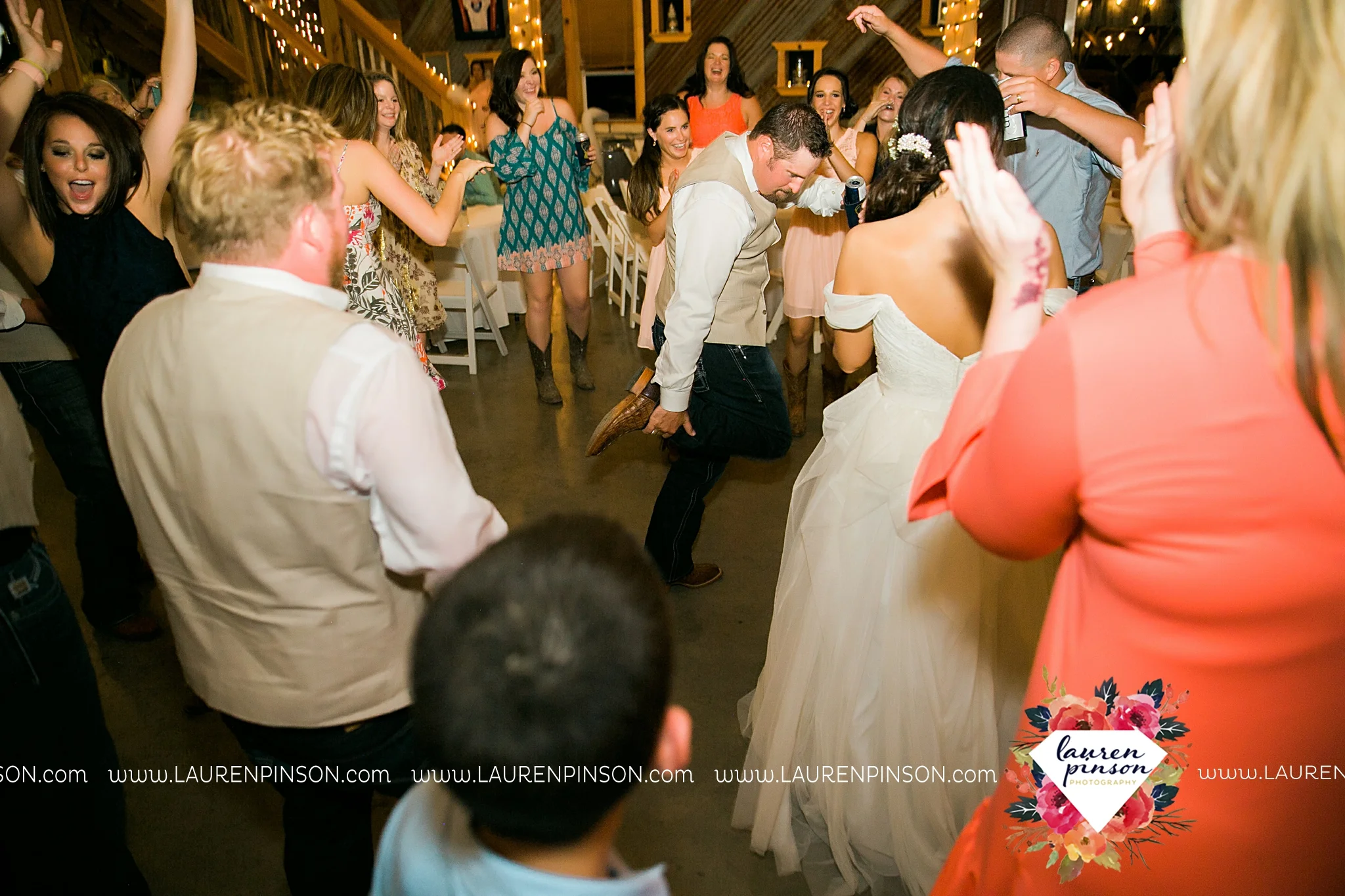 jones-barn-willow-creek-ranch-wedding-in-cleburne-texas-fort-worth-dfw-wichita-falls-wedding-photography_3261.jpg
