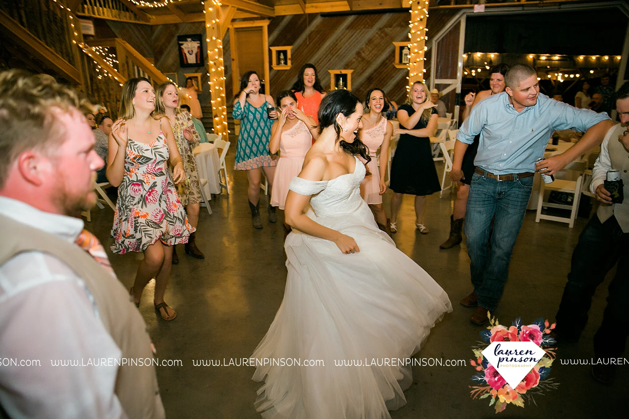 jones-barn-willow-creek-ranch-wedding-in-cleburne-texas-fort-worth-dfw-wichita-falls-wedding-photography_3263.jpg