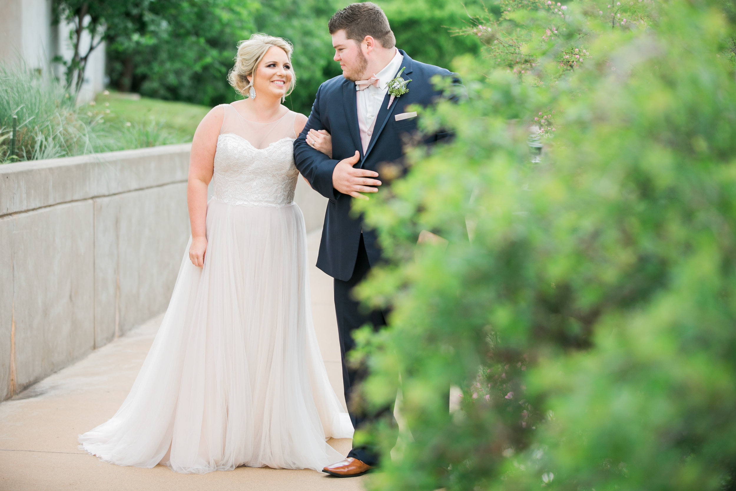 wichita-falls-wedding-photographer-videographer-river-bend-nature-center-sharp-arrow-events-033.jpg