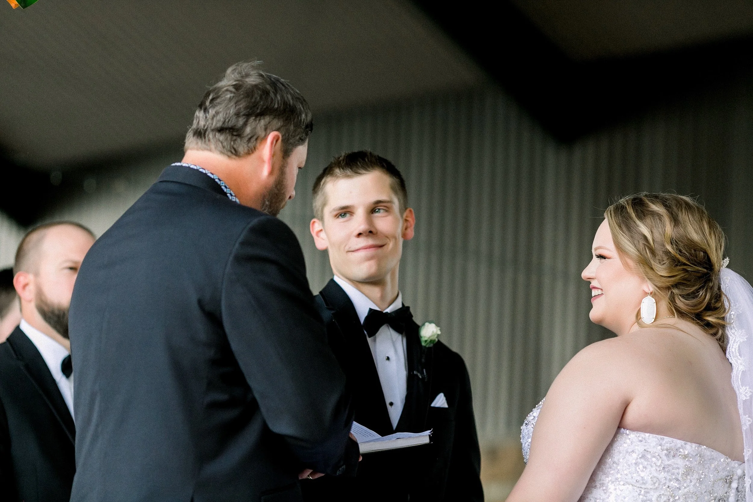 Ryanne-and-william-wedding-at-river-bend-nature-center-wichita-falls-texas-two-clever-chicks-0084.jpg