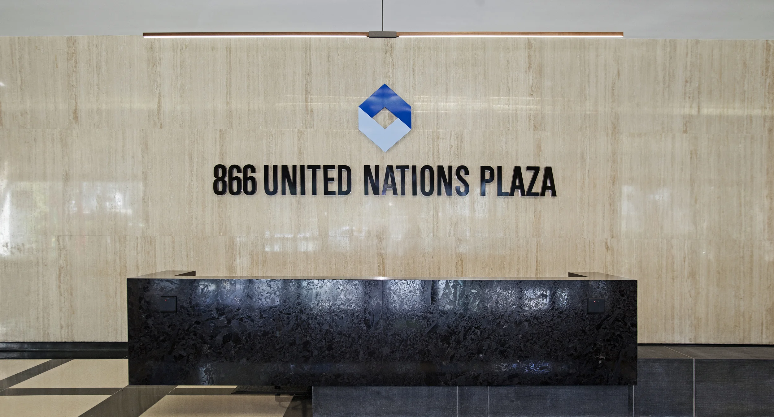 866-desk.jpg