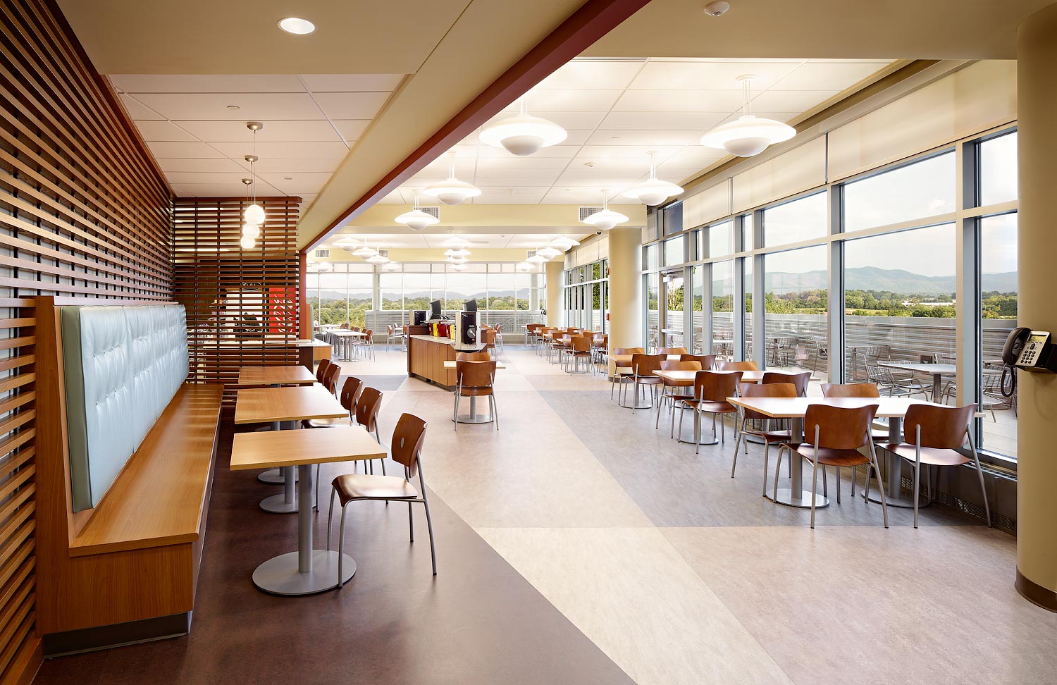 Franklin Woods Community Hospital, Karlsberger Architecture
