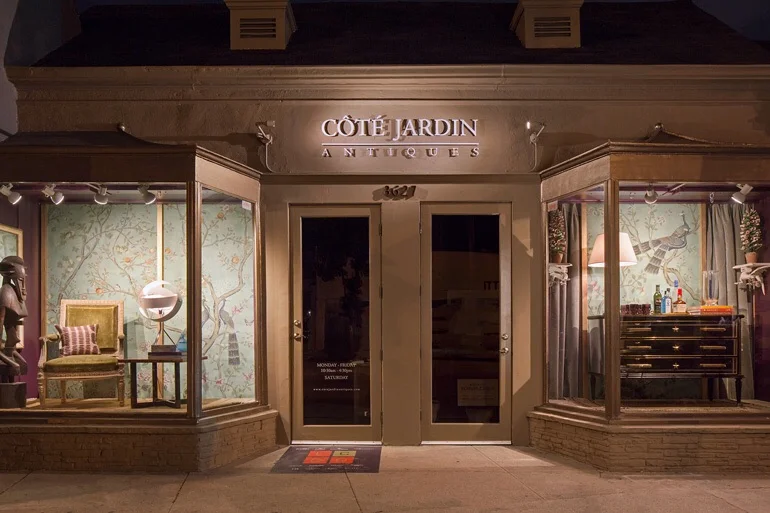 WINDOW'S MUSE: YVES SAINT LAURENT