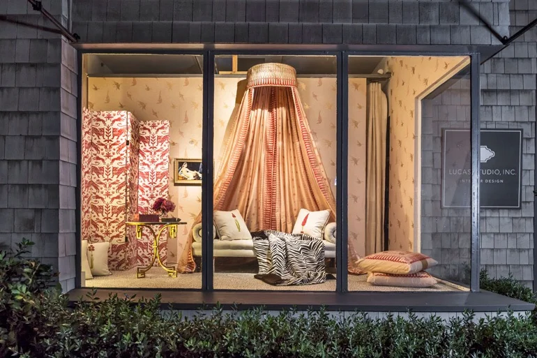 WINDOW'S MUSE: ODALISQUE EN REPOSE