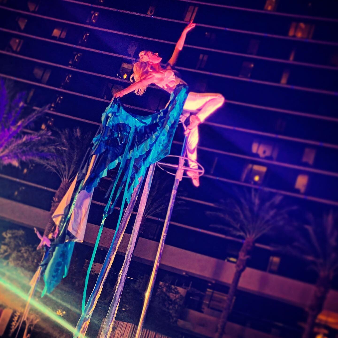 Looking for that wow factor? Something to captivate and activate?
Liquid Sky premieres New SWAY poles! @sway.poles #swaypoles #swaypole #swaypolepros #swaypoleshow #aerialist #circusentertainment #circusacts #eventetertainment #eventprofs #entertainm