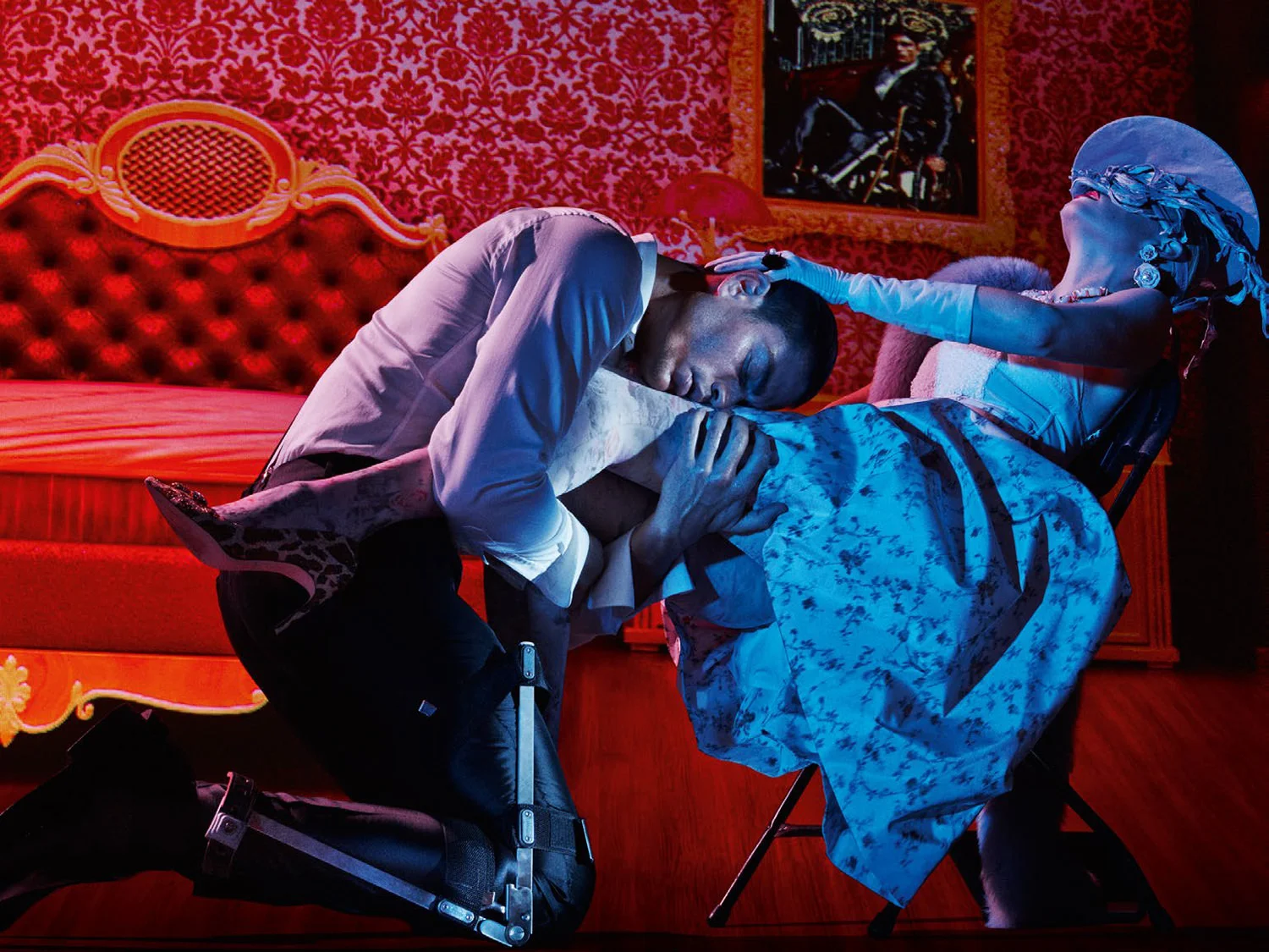 lara-stone-and-molly-blair-by-steven-klein-for-vogue-italia-january-2015_10.jpg