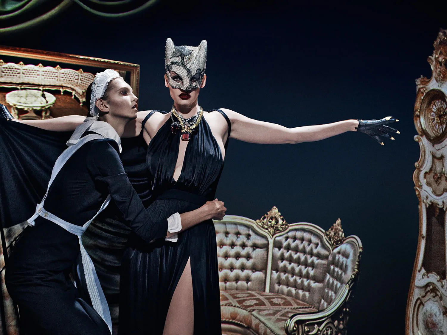 lara-stone-and-molly-blair-by-steven-klein-for-vogue-italia-january-2015_8.jpg