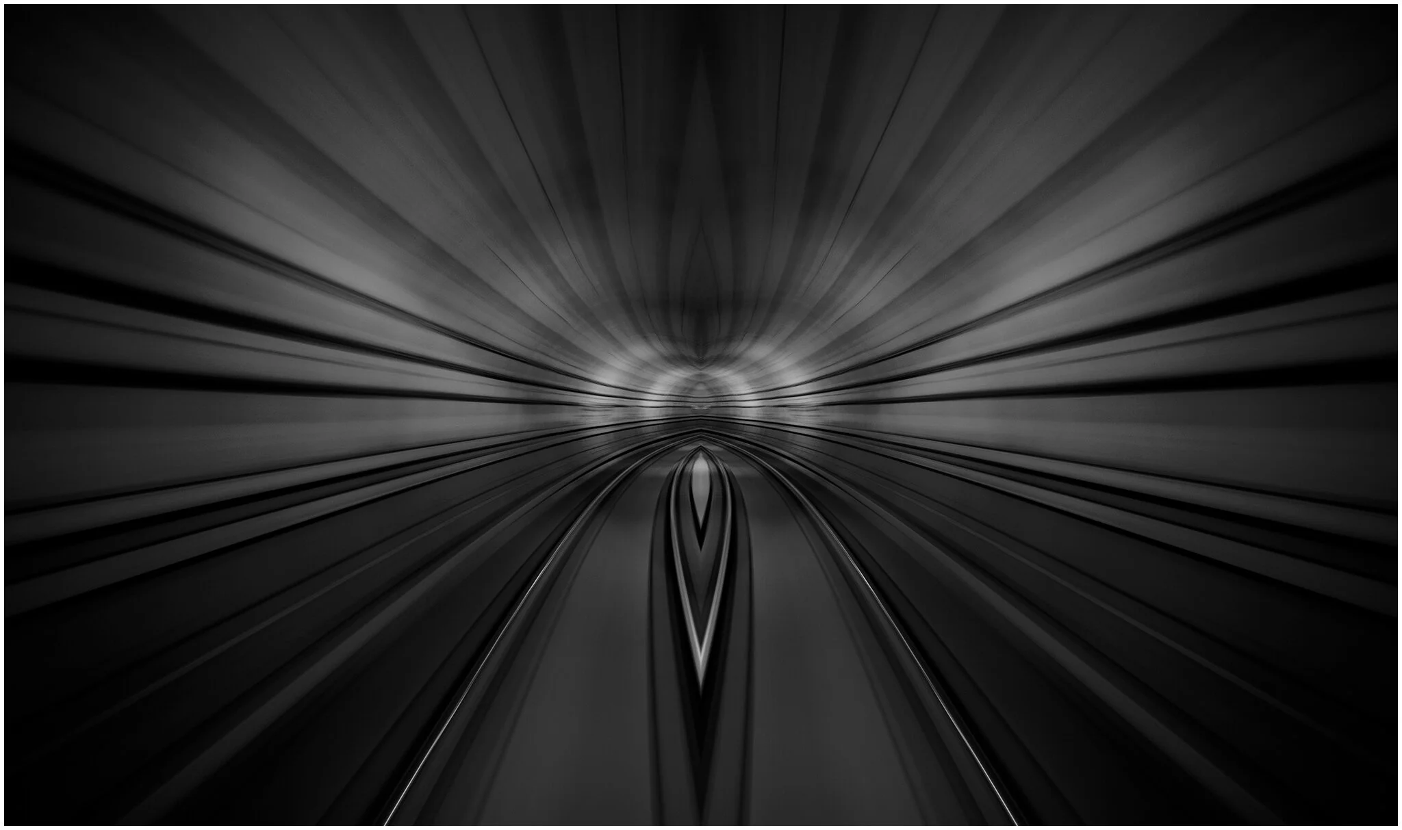 metro mirror D4A_3286.jpg