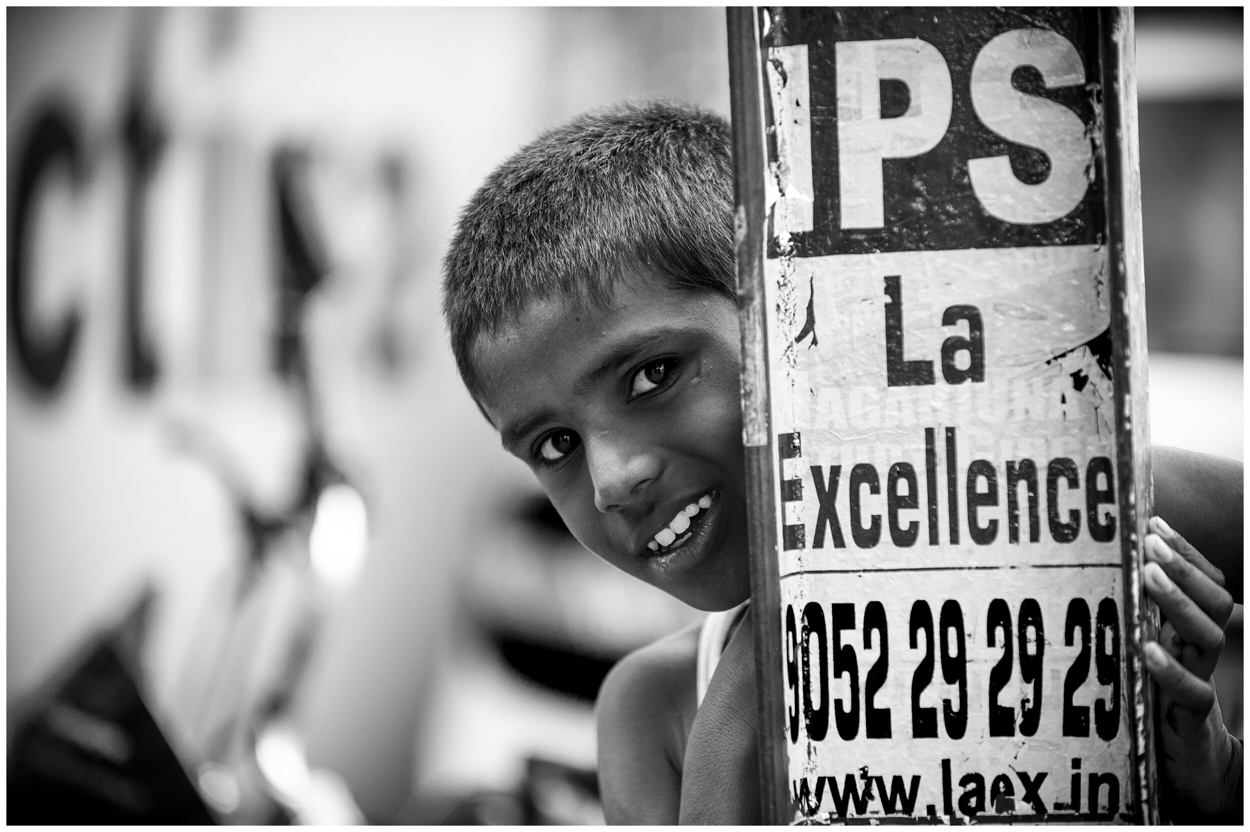 boy pole bnw D4X_5854 copy.jpg