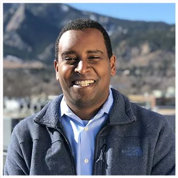 Joe Neguse.jpg