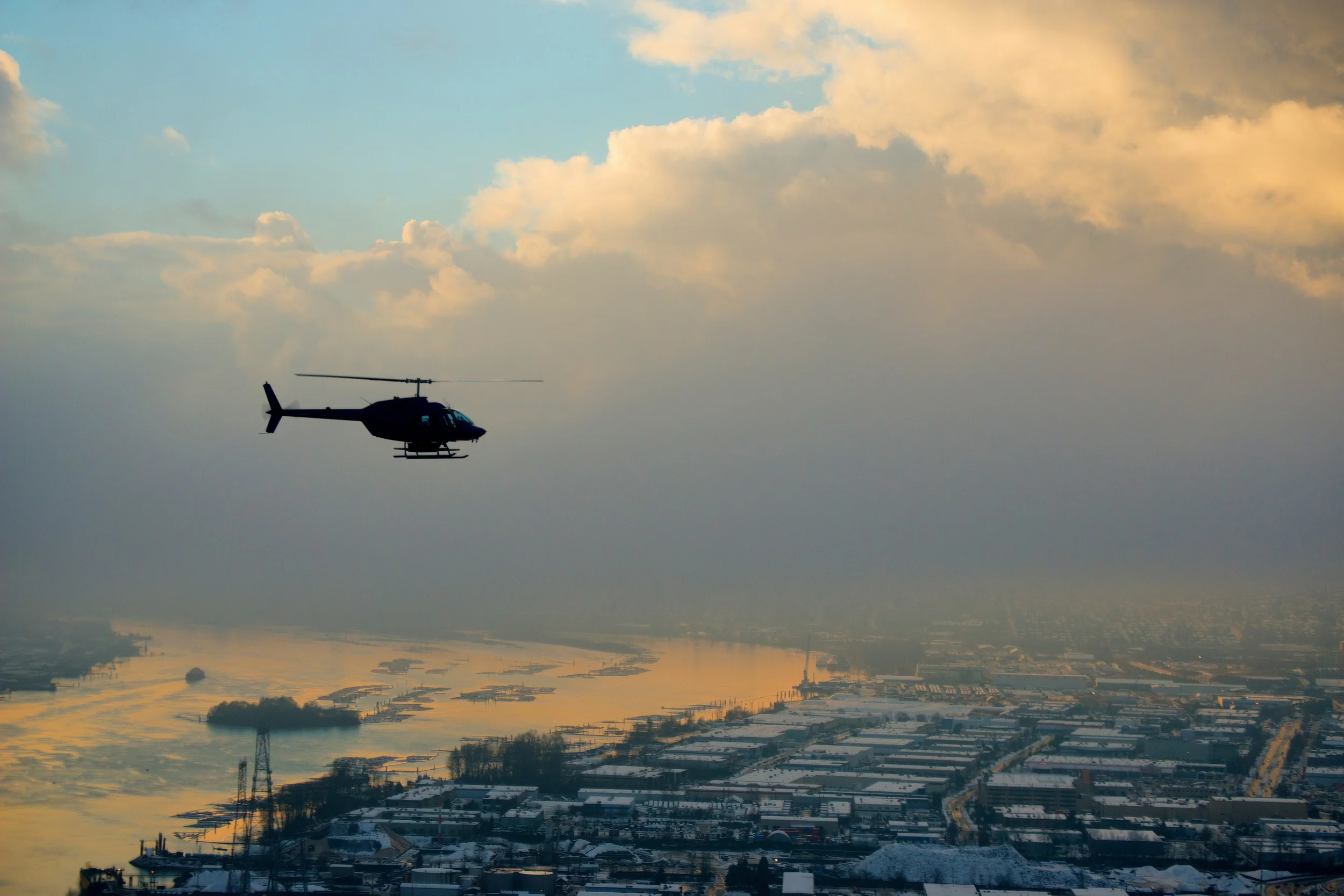 Vancouver Sierra Helicopter Fire Fight.jpg