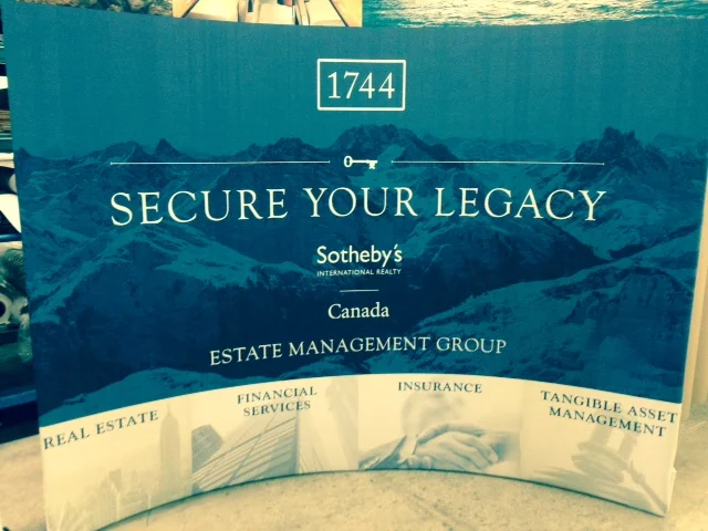 1744 Curved Backdrop.JPG