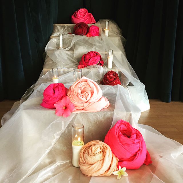 Possibilities dancing into a new year. Installation I created for #dance yesterday at @ladancecollective #culvercity #california Inspired by the image of buds yet to bloom. Fun with fabric!  #newpossibilities #bloomingintoanewyear #fresh #lettinggoof