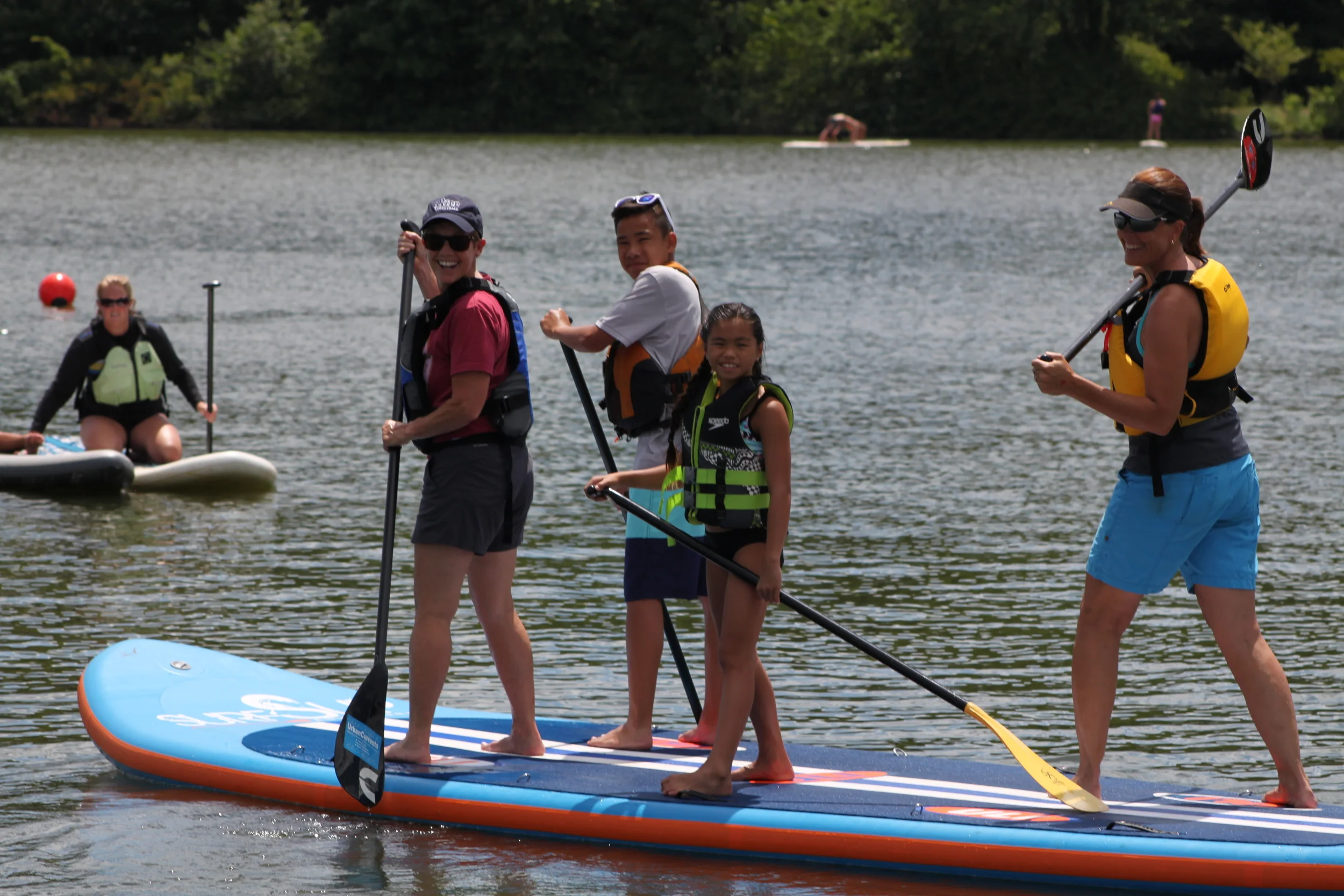 The whole family can get out on this JUMBO SIZE standup paddleboard!!!
