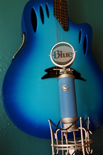 blueguitar2.jpg
