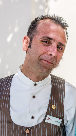 Our outstanding waiter, Alfonso