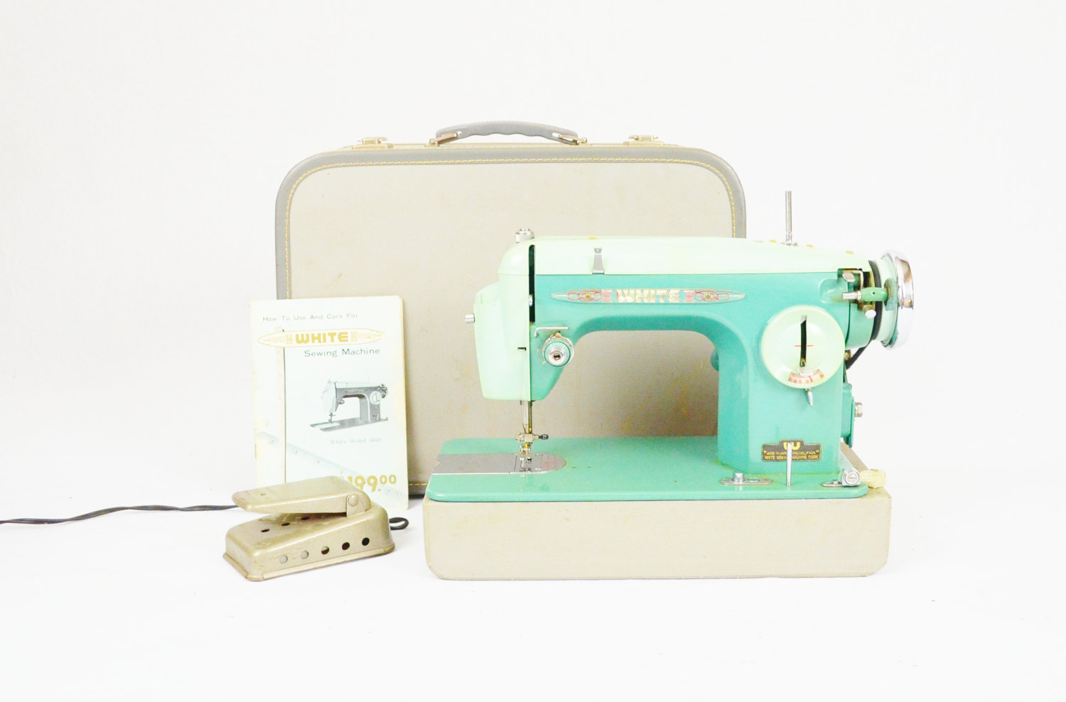 Vintage Mid-Century Sewing Machine from LuccaBalesVintage
