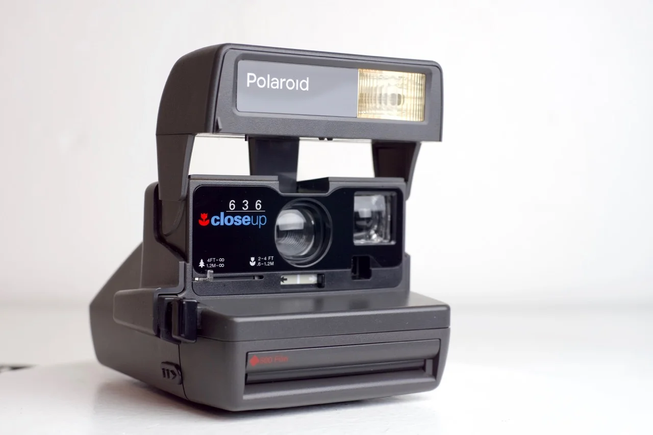Polaroid 636 Close Up 600 Instant Camera - Fully Functional