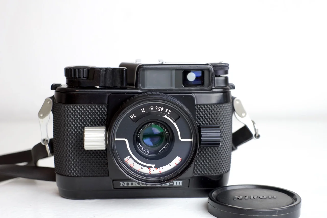 Nikon Nikonos III Underwater Dive Camera with Nikkor 35mm F/2.5 Prime Lens - Fully Functional